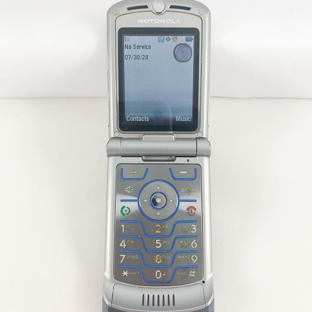 Upgrading? Sell it, don't trade it. Sell now Motorola RAZR V3 Flip Cellphone Cam